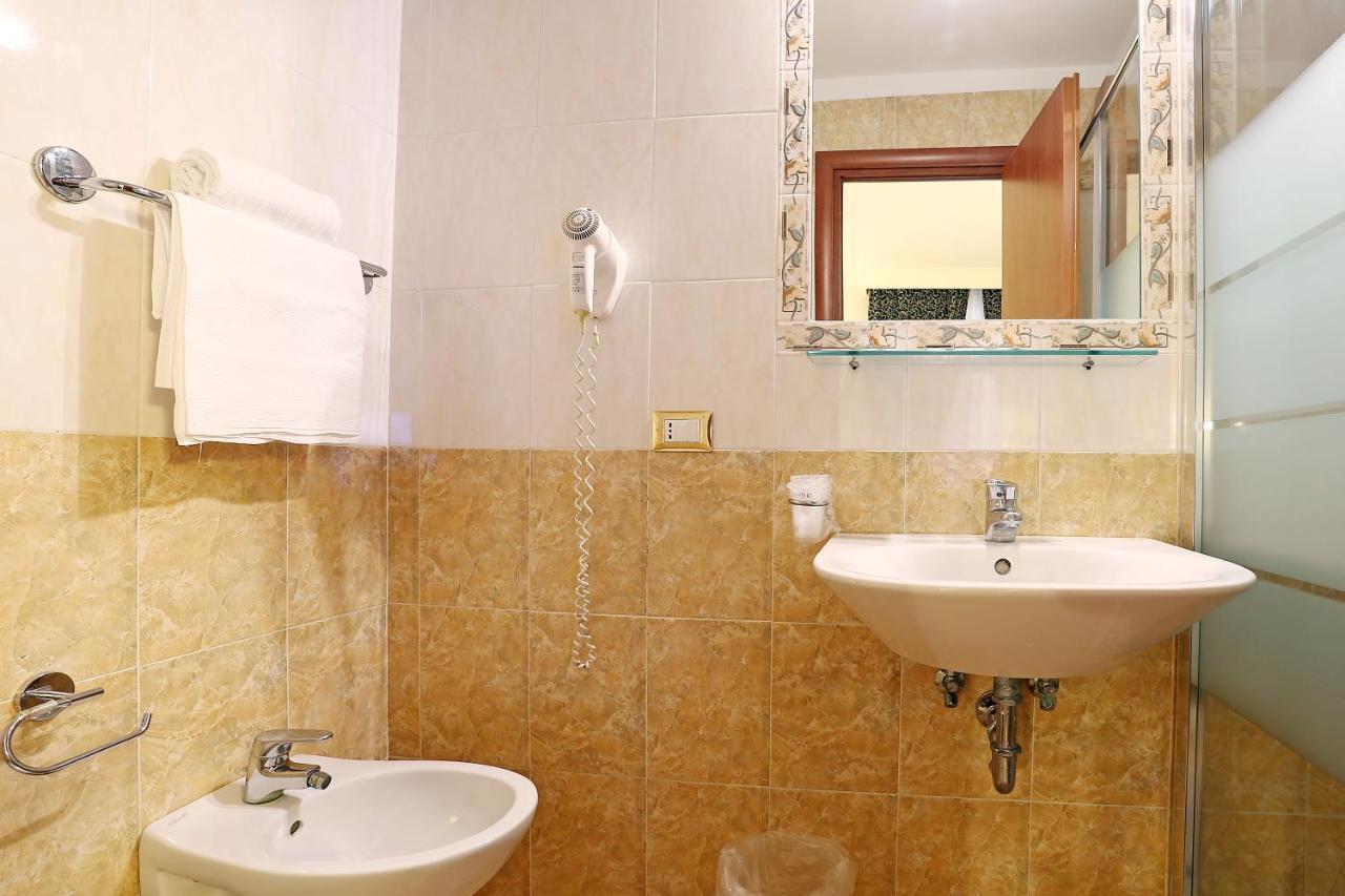Bed and breakfast Adorasuite 3*