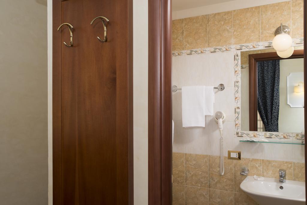 Adorasuite 3* Roma