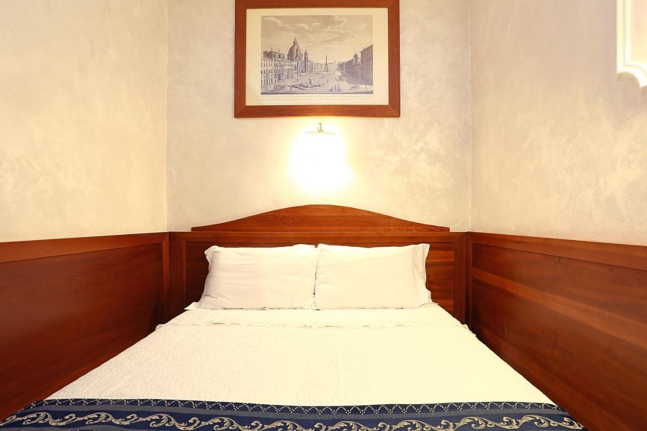 Adorasuite Bed and breakfast