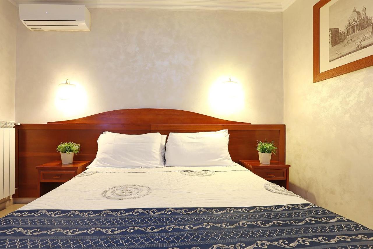 Adorasuite Bed and breakfast Roma